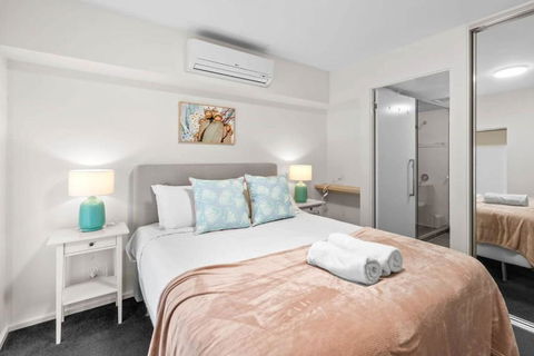 Amazing CBD 2BR Apt - Walkable & Wi-Fi & Charm - Australian Directory 3
