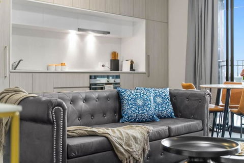 Amazing CBD 2BR Apt - Walkable & Wi-Fi & Charm - Australian Directory 4