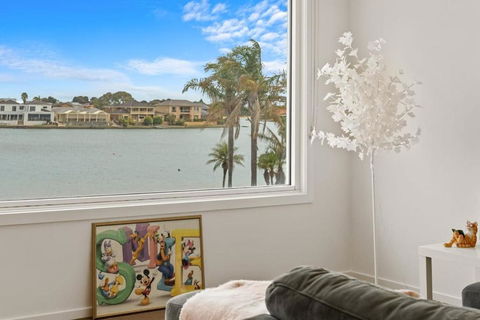 Amazing Lake View Family-friendly Holiday Home - Australian Directory 0