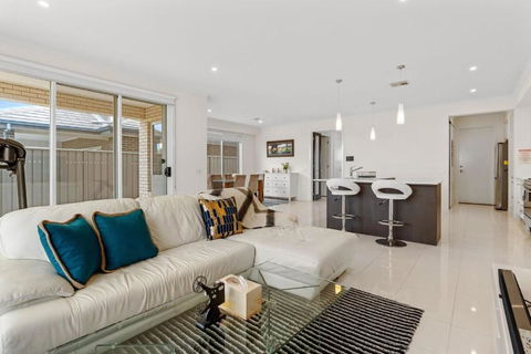 Amazing Lake View Family-friendly Holiday Home - Australian Directory 4