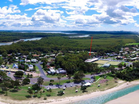 Amelia Shores - Australian Directory 1