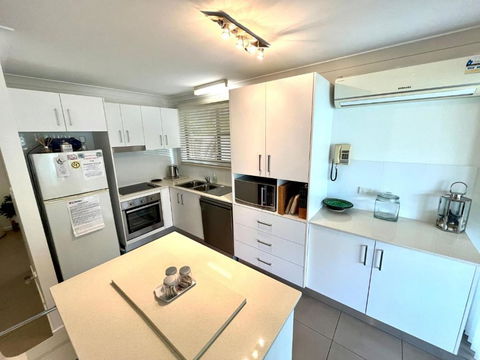 Amelia Shores - Australian Directory 3