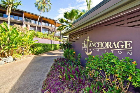 Anchorage 4 & Buggy Hamilton Island - Australian Directory 1