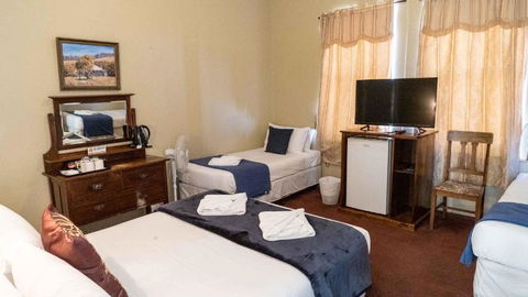 Anchorage Seafront Hotel - Australian Directory 3