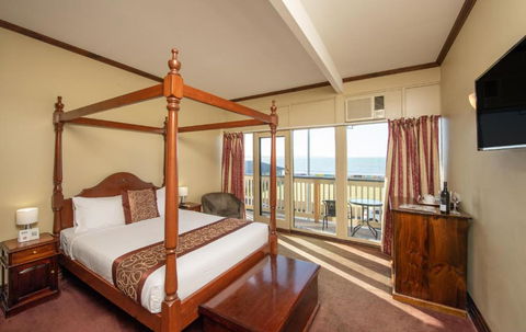 Anchorage Seafront Hotel - Australian Directory 1