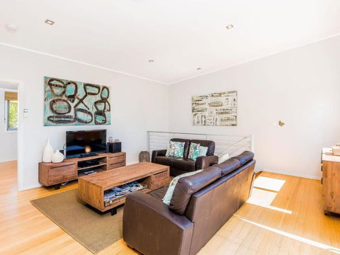 Angourie Blue 7 - Australian Directory 2