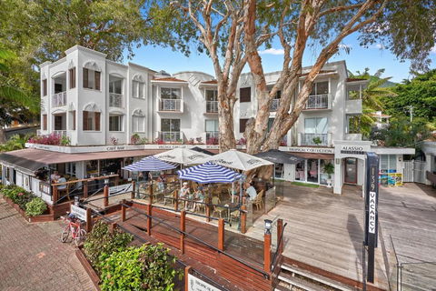 Alassio Absolute Beachfront 201 Palm Cove - Australian Directory 3