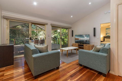 Allawah At Smiths Lake - Australian Directory 4