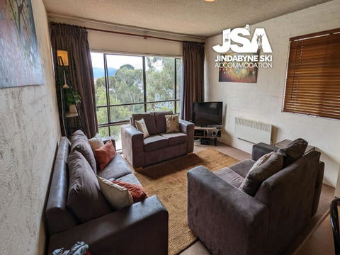 Alpine Mountain View Kirwan 48 - Australian Directory 0