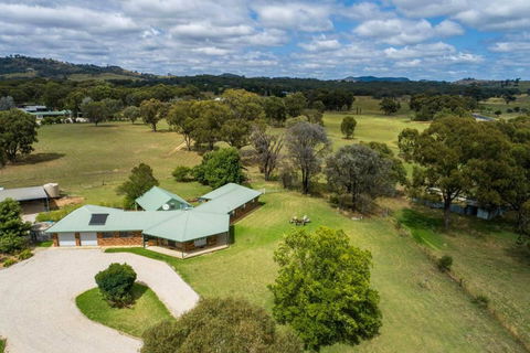 Anton Pavilion - Cheerful Country Solace In Mudgee - Australian Directory 4