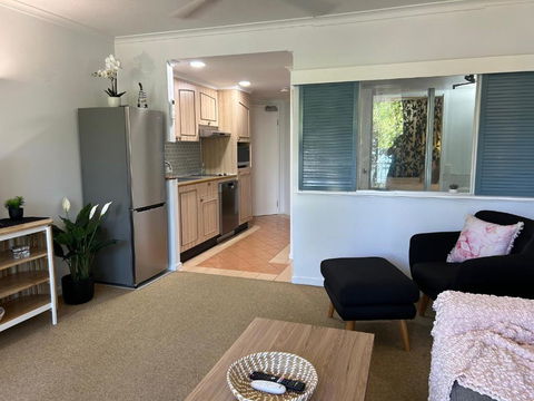Apartment 12 On Trinity Beach - Australian Directory 1