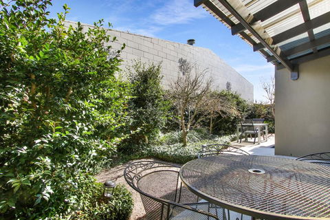 Apartments On Church - Unit 7 - Australian Directory 3