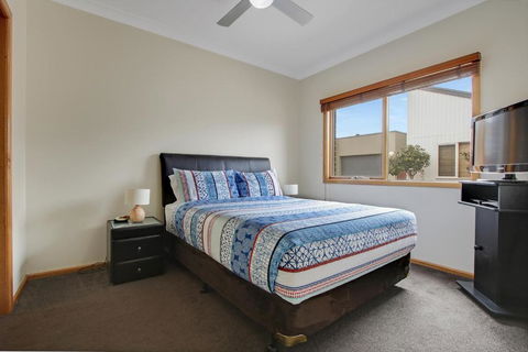 Apartments On Church - Unit 7 - Australian Directory 1