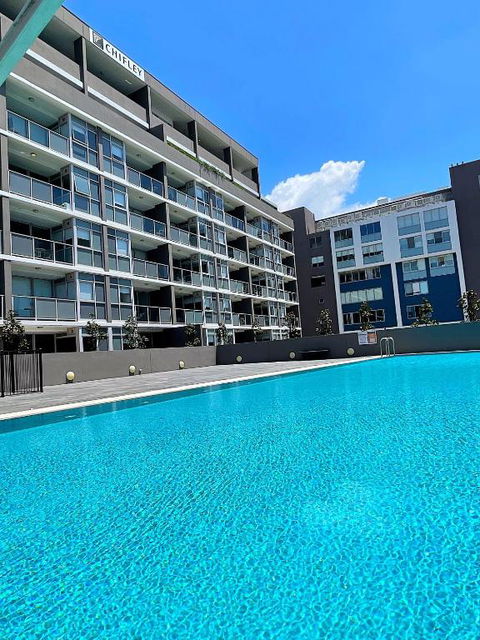 AQUA 306 POOLSIDE Luxury Apartment , Honeysuckle, NEWCASTLE FREE Parking - Australian Directory 0