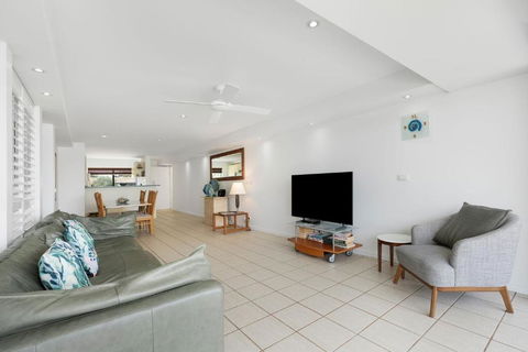 Aqua Linea 3 Noosa Parade 82 - Australian Directory 3