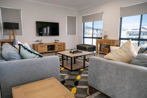 Aqua Vista - Australian Directory 3