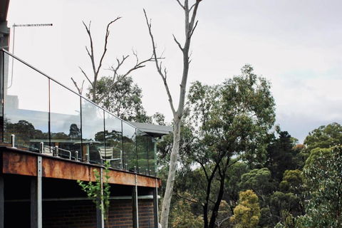 Architectural Crisp & Convenient Location - Australian Directory 0