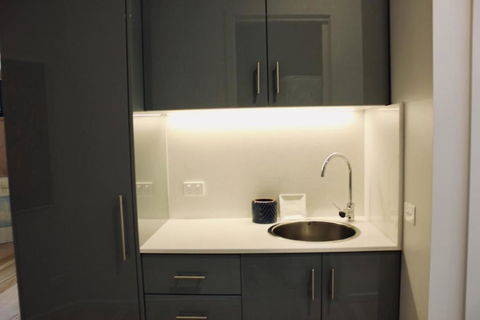 Architectural Crisp & Convenient Location - Australian Directory 3