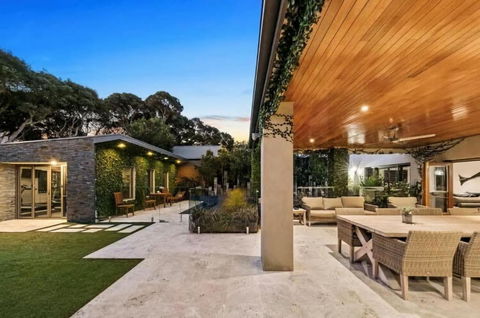 Aroha Moana - Solar Heated Pool, Sauna, Billiards - Australian Directory 2