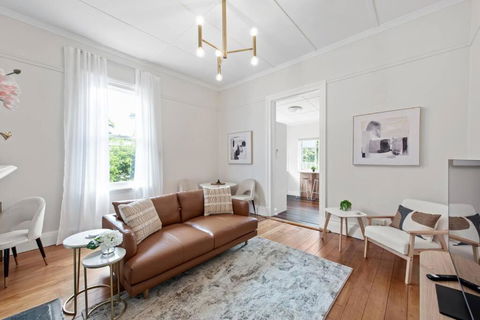 Art Deco W Modern Twist 1Bed 1Bath 1Car New Farm - Australian Directory 0