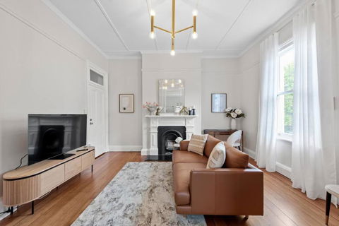 Art Deco W Modern Twist 1Bed 1Bath 1Car New Farm - Australian Directory 2