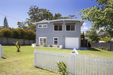 Arthurs Mollymook - Australian Directory 0