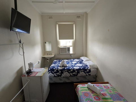 Australian Hotel - Australian Directory 4