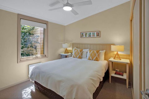Autumn Abode Cottages - One - Australian Directory 3