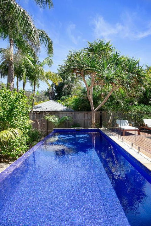 Away Guesthouse- Away On Shirley Lane - Australian Directory 2