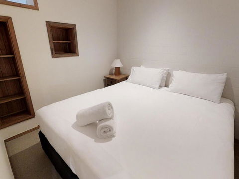 Apartment 4 - Australian Directory 3