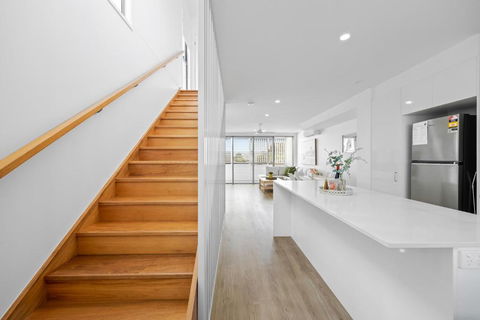 Azure River Side Townhouse - Australian Directory 3