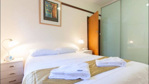 B4 Crawley Apartment 1 BRM & Sleepout Near UWA - Australian Directory 0