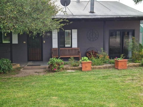 Back Creek Estate Cottage - Australian Directory 1