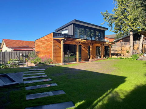 BALMORAL VILLA - Australian Directory 0