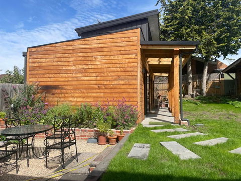 BALMORAL VILLA - Australian Directory 3