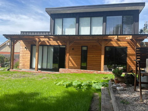 BALMORAL VILLA - Australian Directory 1