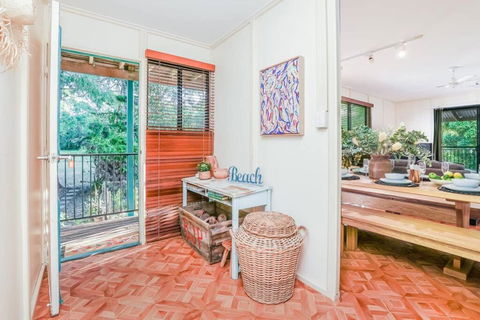 Banksia House - On Main Beach, Agnes Water - Australian Directory 3
