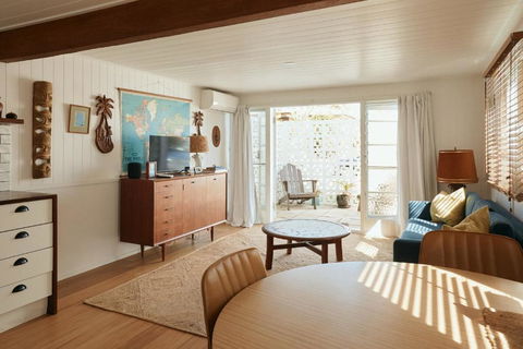 BAY PROPERTIES . The Sailors Bungalow - Australian Directory 0