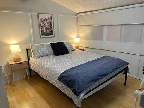 Bayside Living - Walk To Water - Central Location - Australian Directory 4