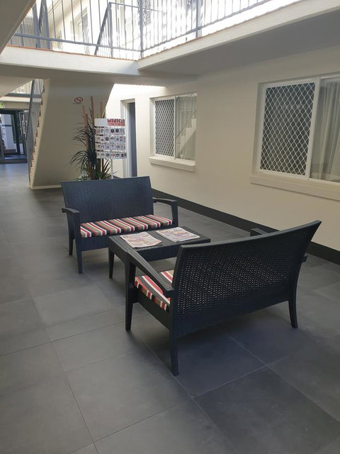 Southport Motel & Apartments - Australian Directory 4