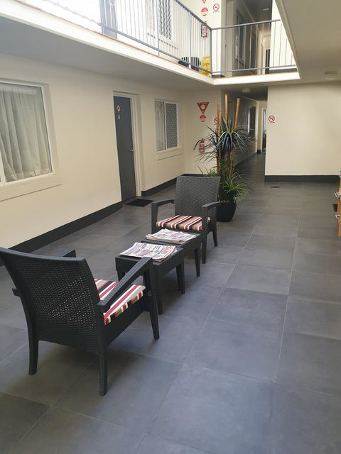 Southport Motel & Apartments - Australian Directory 7