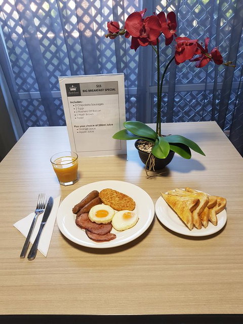 Southport Motel & Apartments - Australian Directory 6