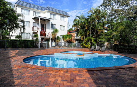 Southport Motel & Apartments - Australian Directory 3