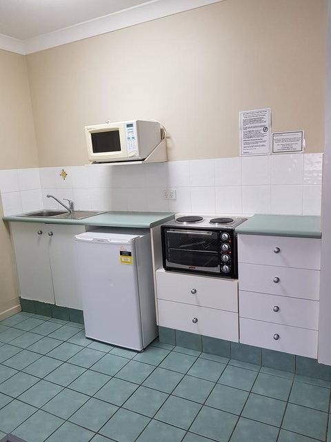 Southport Motel & Apartments - Australian Directory 15