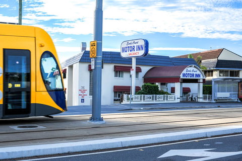 Southport Motel & Apartments - Australian Directory 1