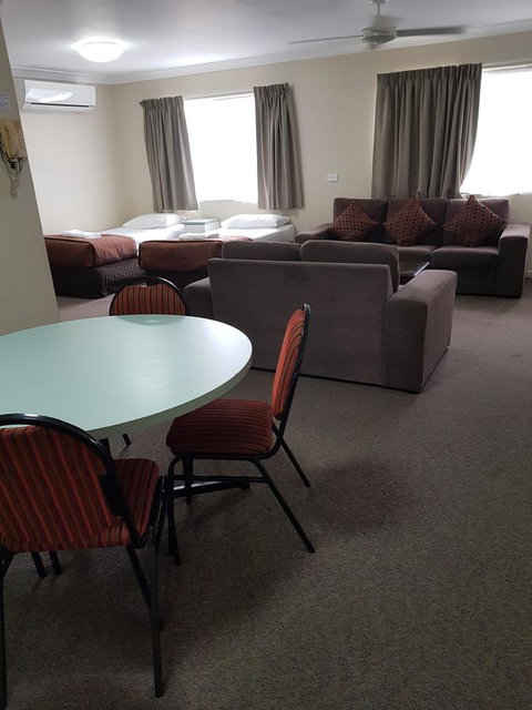 Southport Motel & Apartments - Australian Directory 11