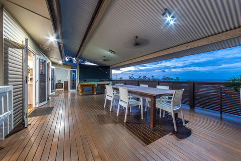 Hayman Views - Australian Directory 11
