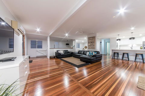 Hayman Views - Australian Directory 5