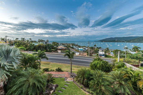 Hayman Views - Australian Directory 2