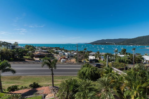 Hayman Views - Australian Directory 10
